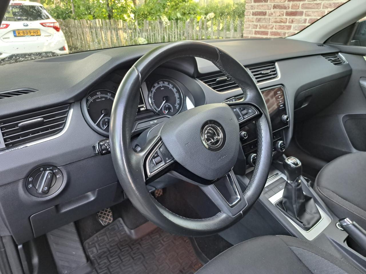 Auto skoda octavia 1.5tsi benzine 2020bj