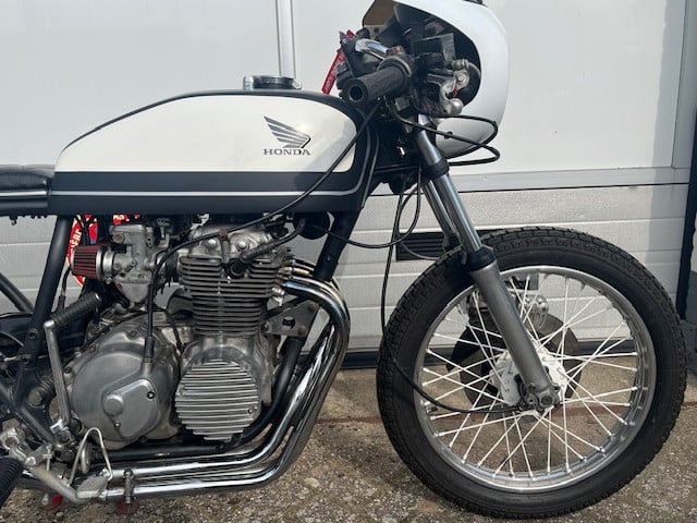 Pracht Honda cb400F caferacer met Blauw kenteken