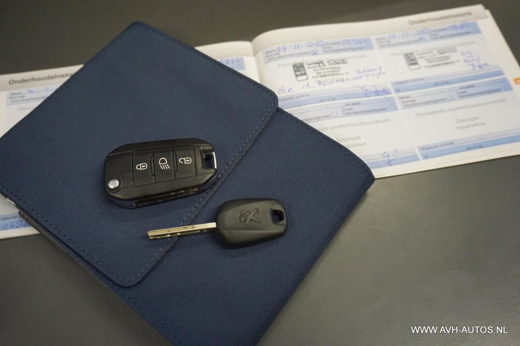 Peugeot 308 sw 1.6 bluehdi blue lease executive pack