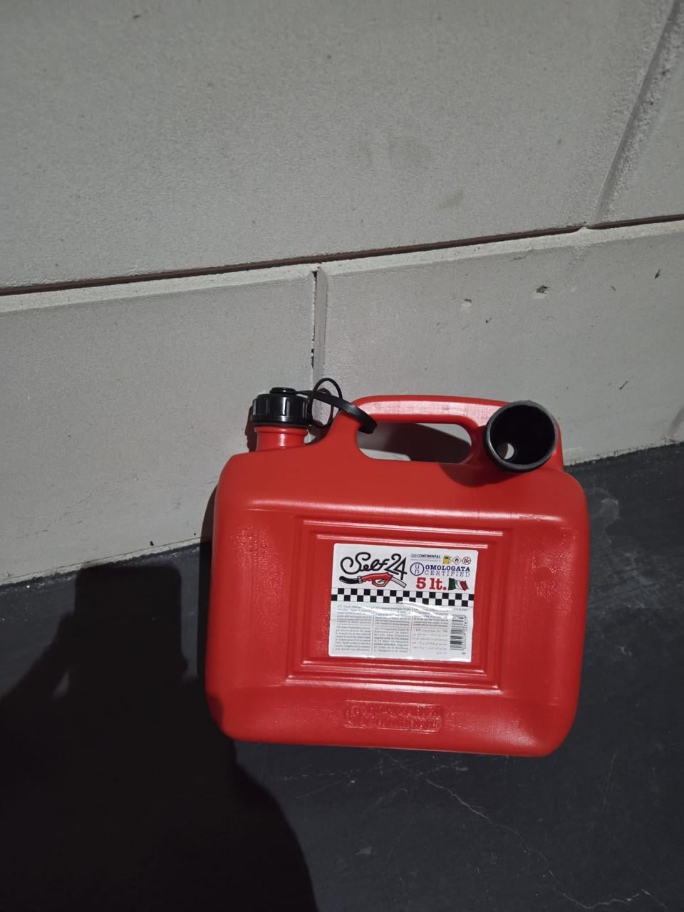 Brandstof jerrycan. 5 liter