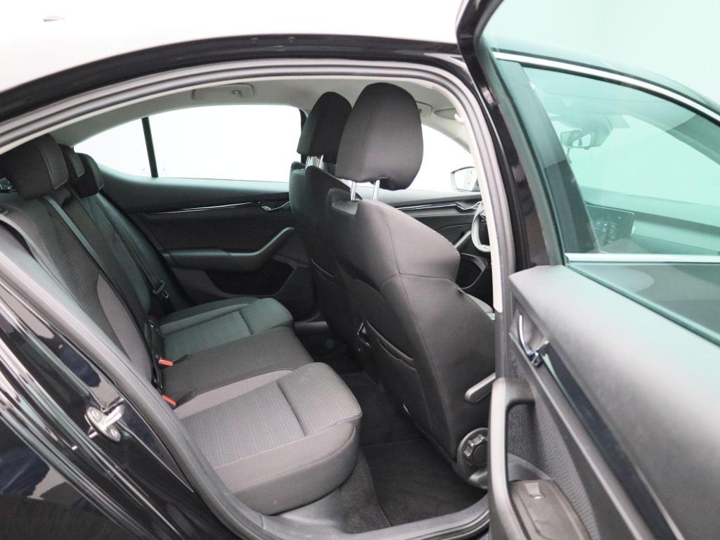 Skoda Octavia 1.0 tsi business edition | apple carplay / android auto | nav