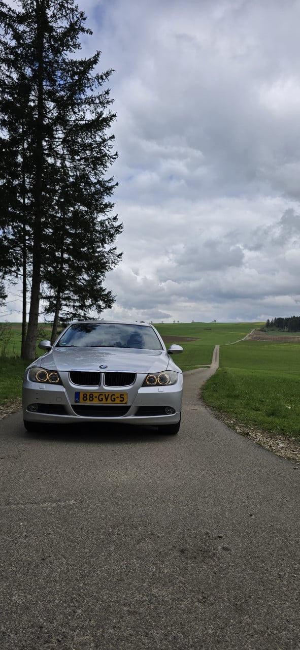 BMW 318I Exclusive Sedan
