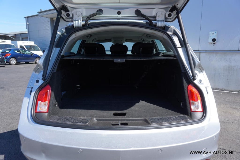 Opel Insignia sports tourer 1.6 t edition