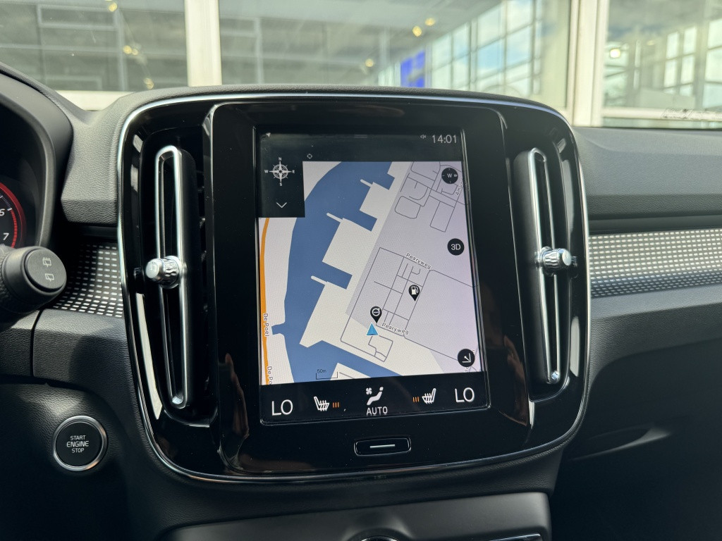 Volvo XC40 t4 190pk r-design| adap.cruise| trekhaak| stoel.verw| h&k sound