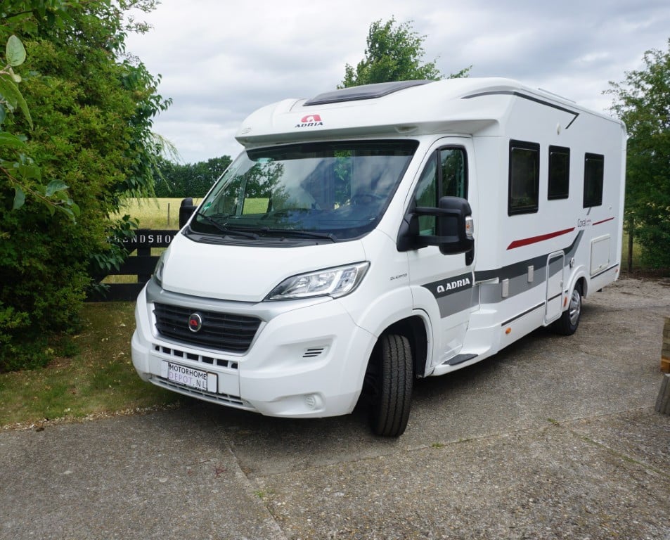 Adria Coral Supreme S 670 SL T 2015 met 38.000km euro 5