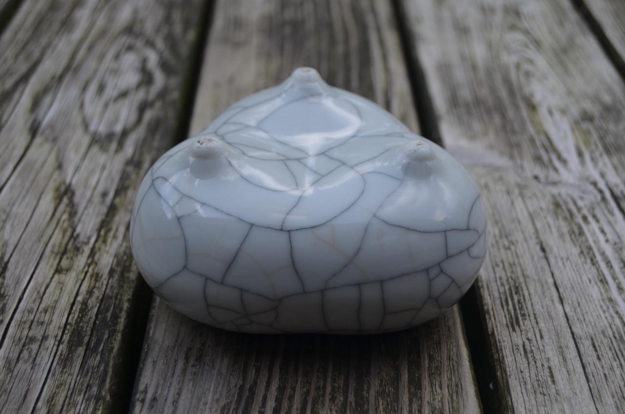 Ge-ware celadon bakje, China, 20e eeuw in goede staat.