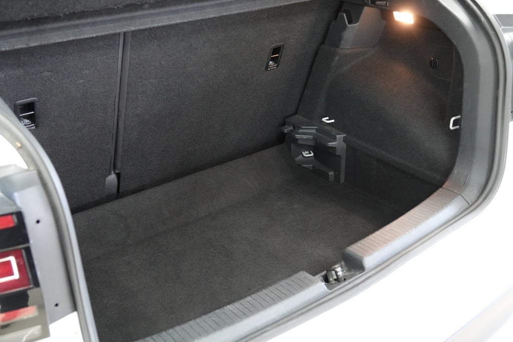 Volkswagen T-cross 1.0 tsi | carplay | acc | stoelverw. | pdc |