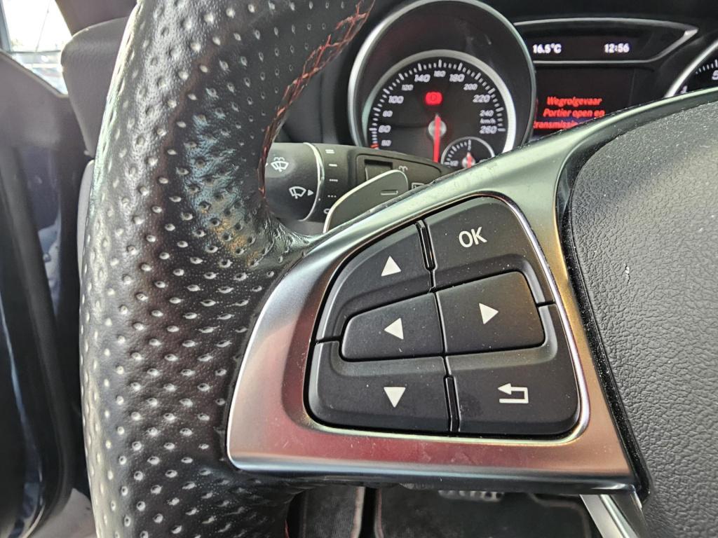 Mercedes-Benz Cla shooting brake 180 business solution amg