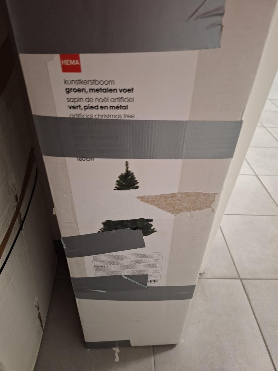 Kunstkerstboom 80 cm hoog.