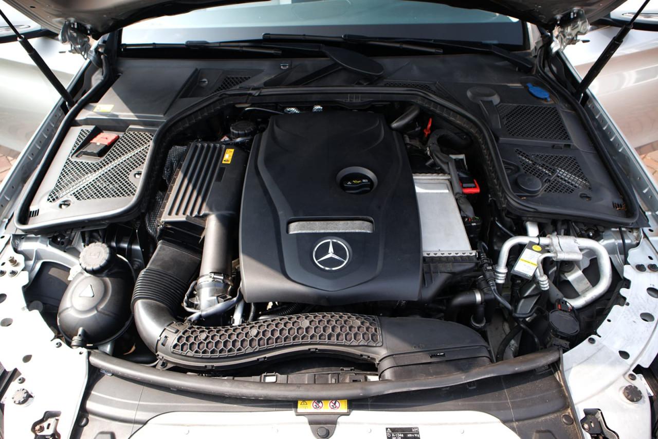 Mercedes C180 W205 2014 Nieuw model (8,2 sec 100) Nieuwstaat! Zuinig!