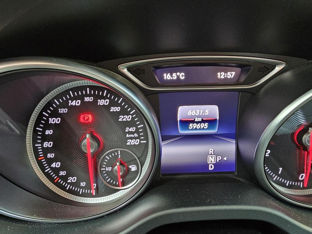 Mercedes-Benz Cla shooting brake 180 business solution amg
