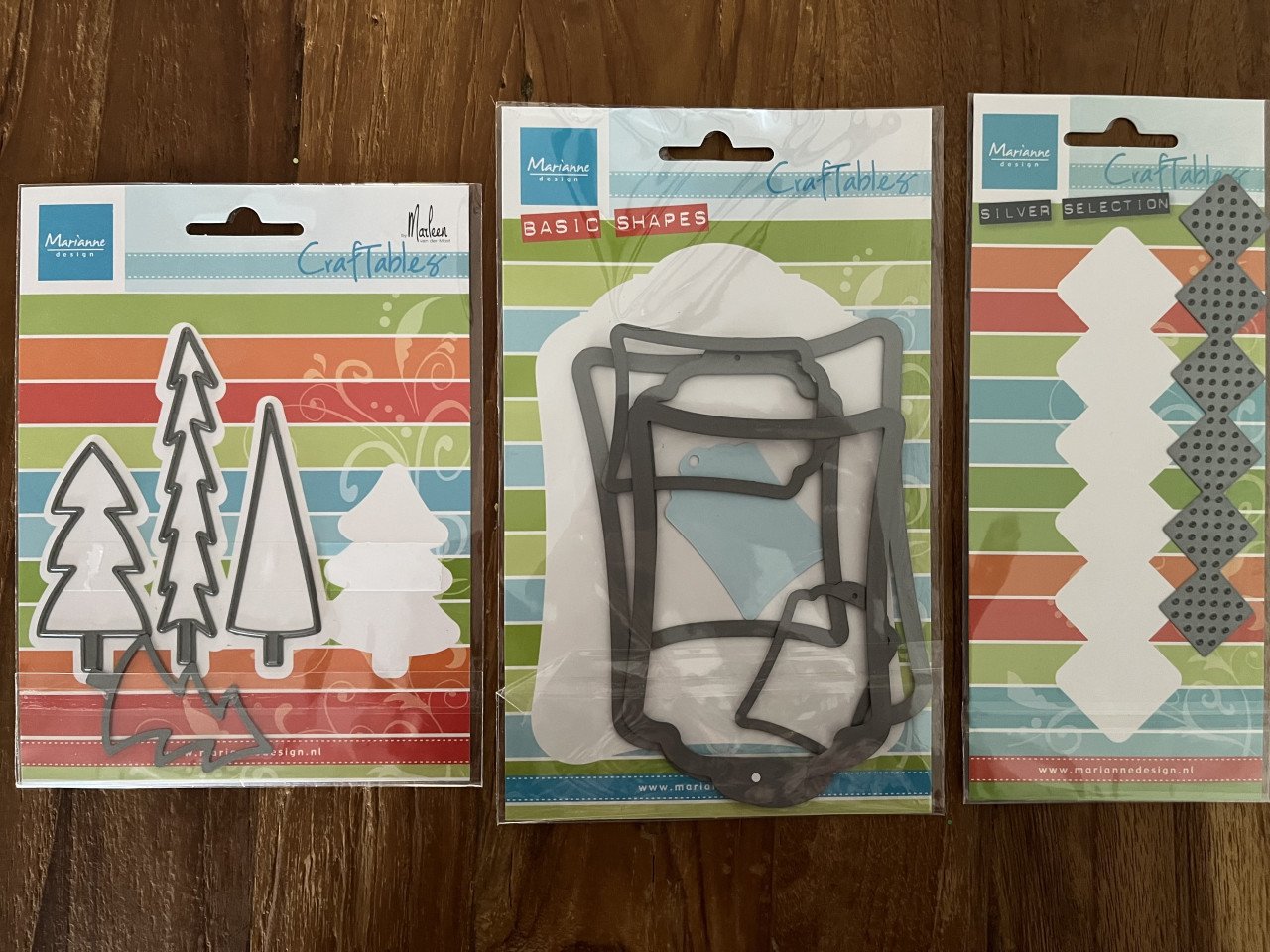 Cutting & Embossing machine voor het maken van (kerst)kaarten