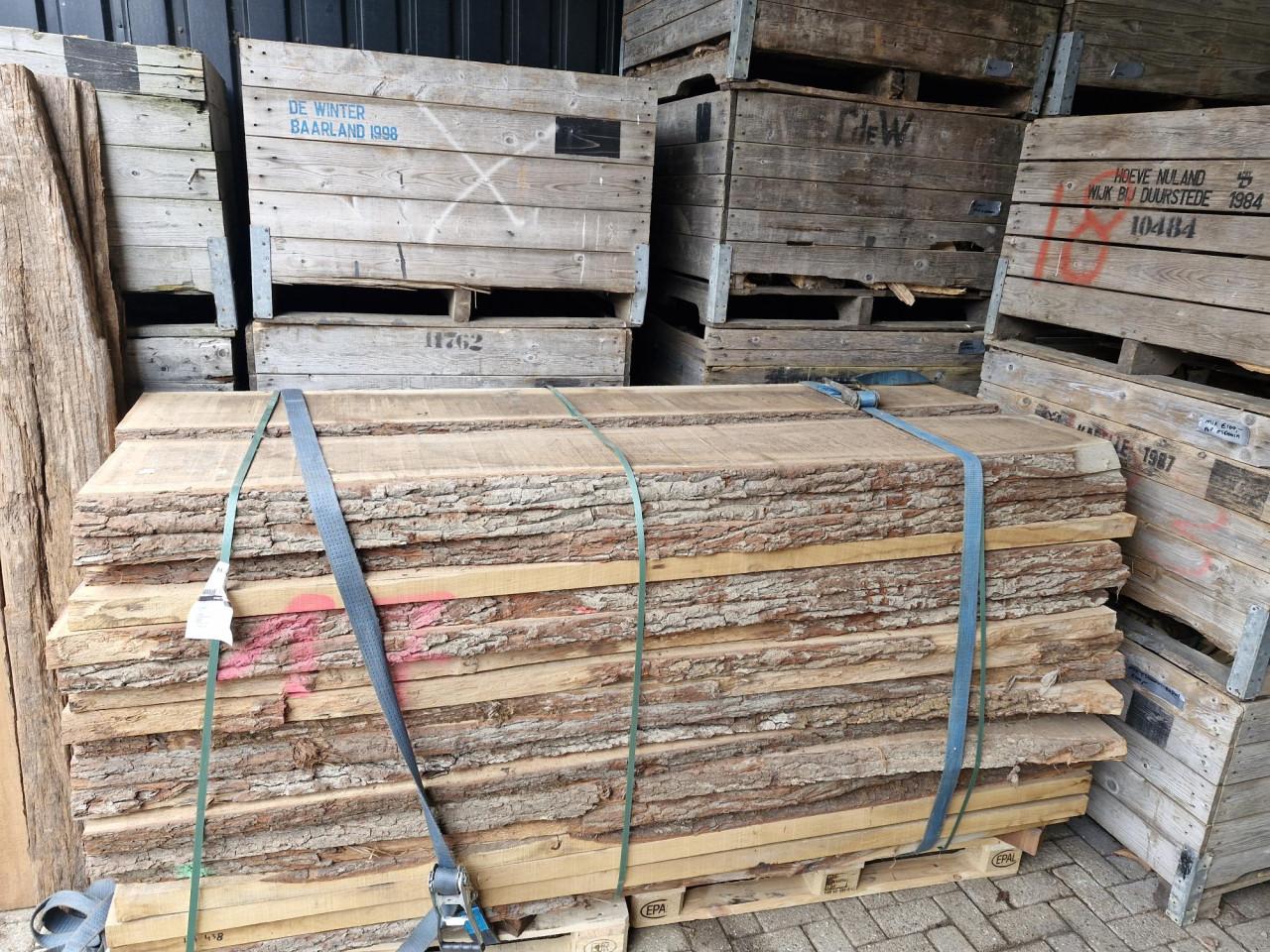 Eiken boomstam schaaldelen droog