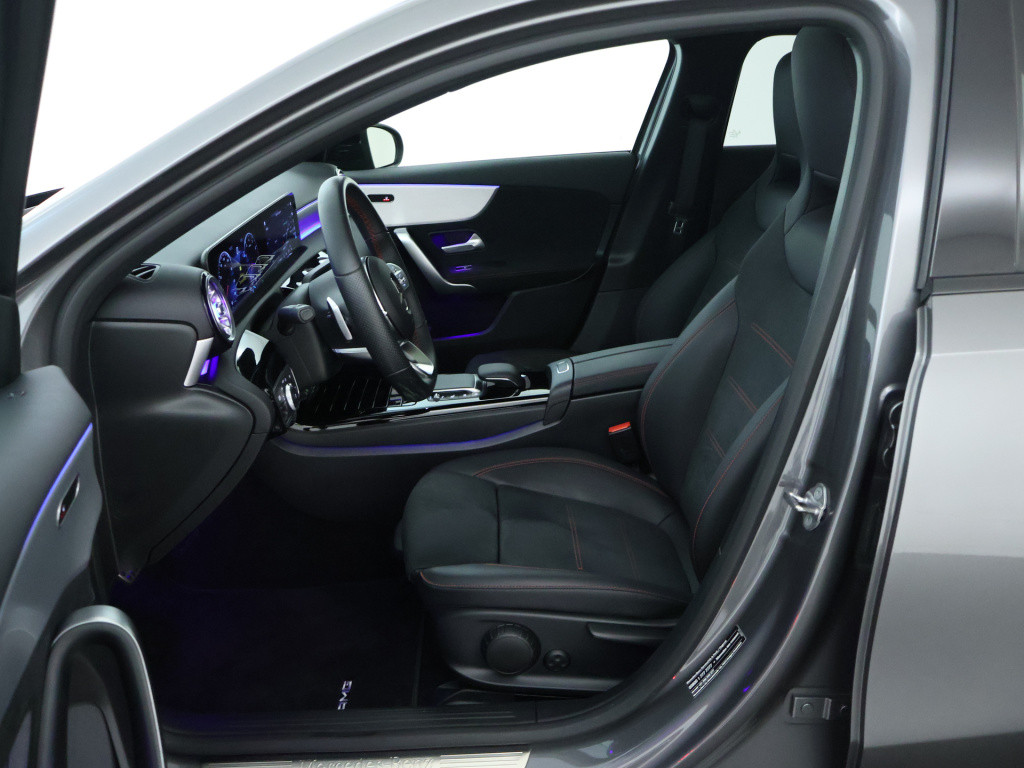 Mercedes-Benz A-Klasse 180 business solution amg | panoramadak | sfeerverli