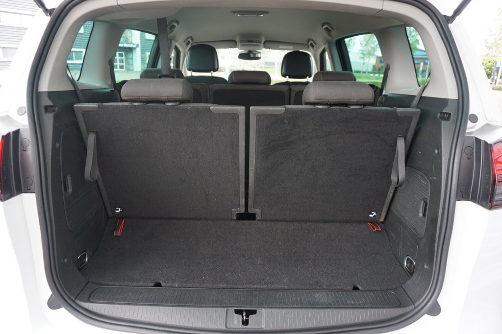 Opel Zafira 1.6 turbo business executive 7p. airco / navi / cruise / elektr
