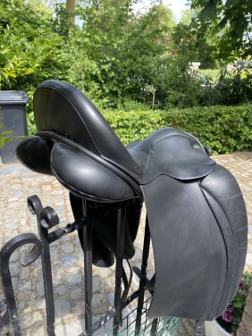Hulsebos dressuurzadel