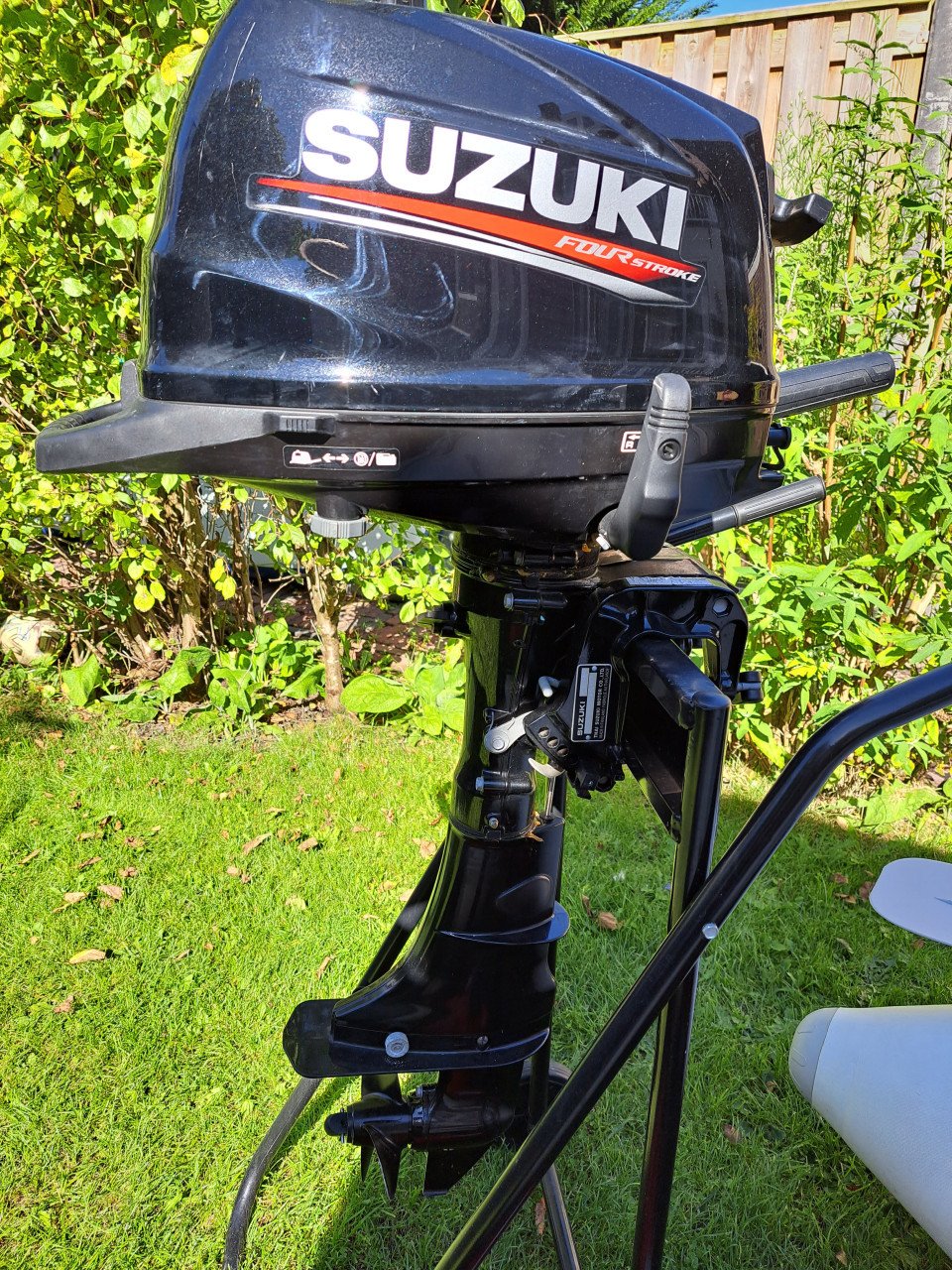 Zodiak suzumar met 5 pk motor