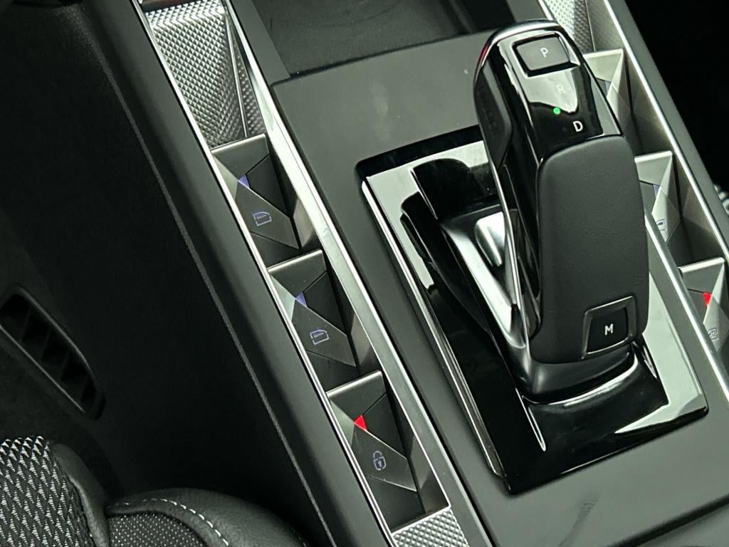 Ds Ds 3 hybrid 145 pk automaat ligne business | keyless entry | stoelverwar