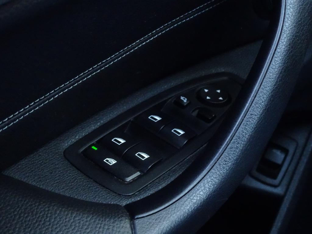 BMW X1 sdrive18i x-line | leder | led