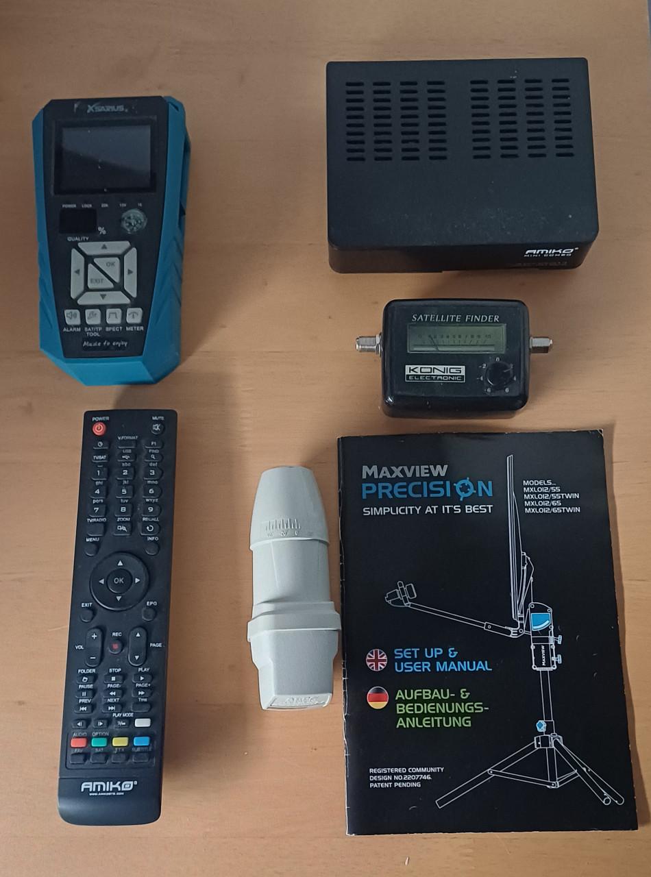 Te koop  Maxview satelliet schotel met toebehoren