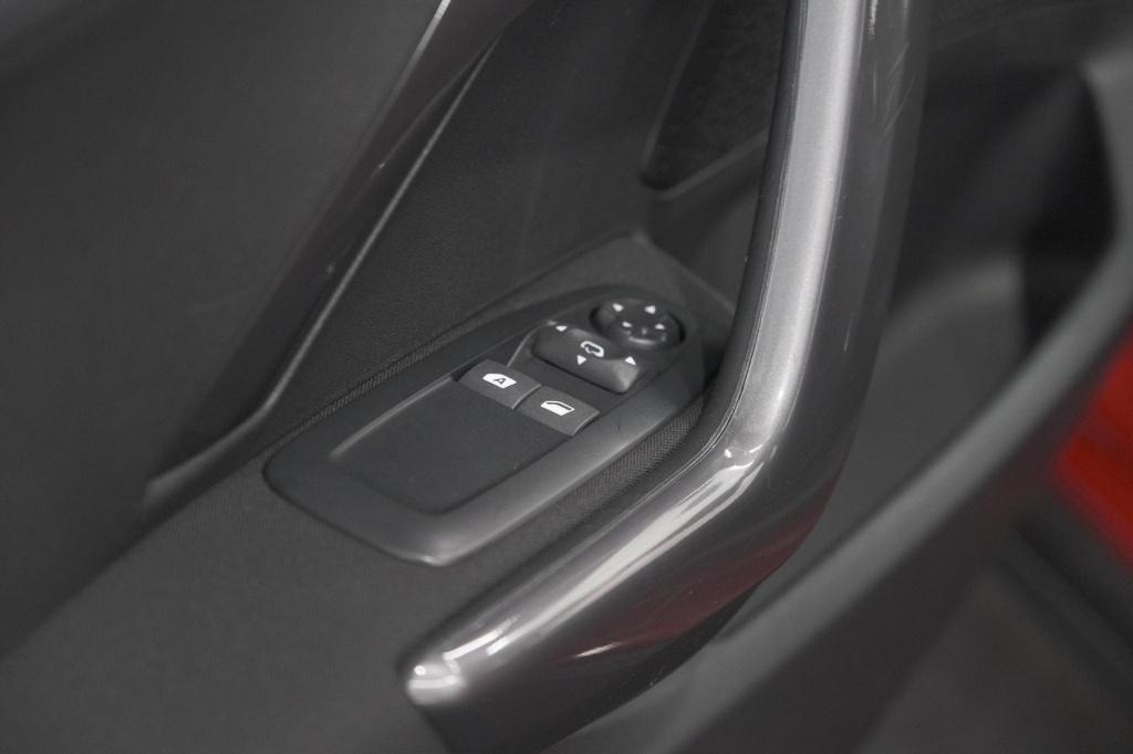 Peugeot 2008 puretech 110 eat6 active | camera | apple carplay | parkeersen