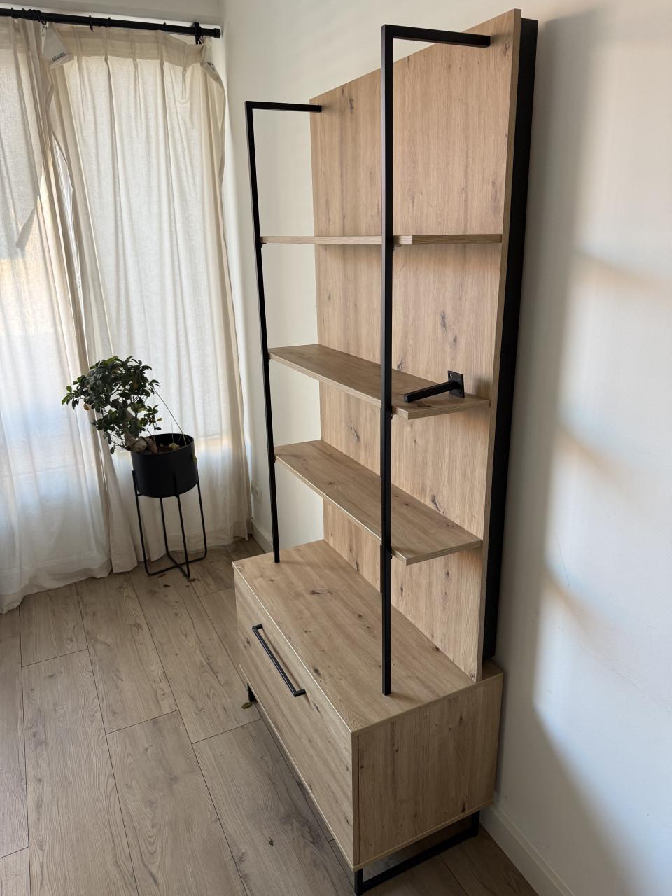 Moderne kast / vakkenkast met lade