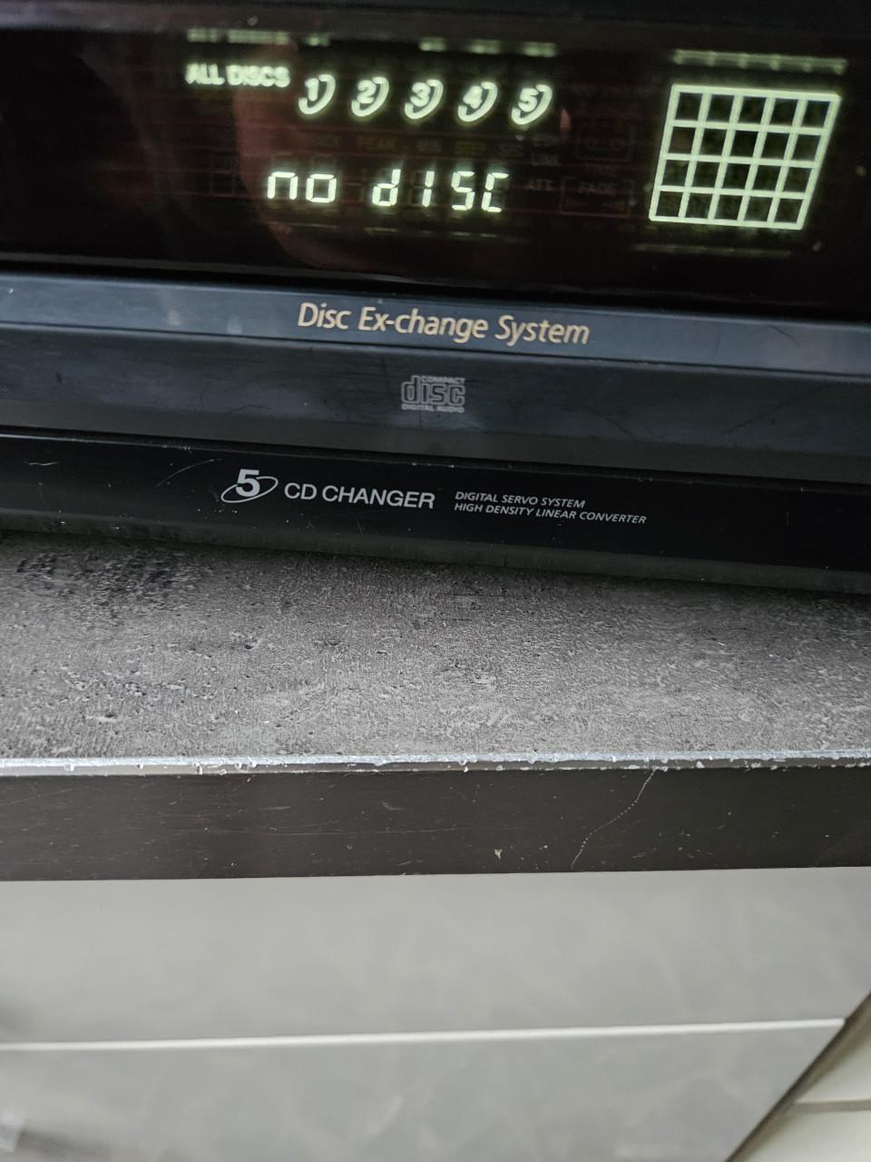 Mooie werkende Sony CDP-CE315 - 5 CD wisselaar...