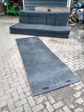 Nieuwe kunstof rijplaten