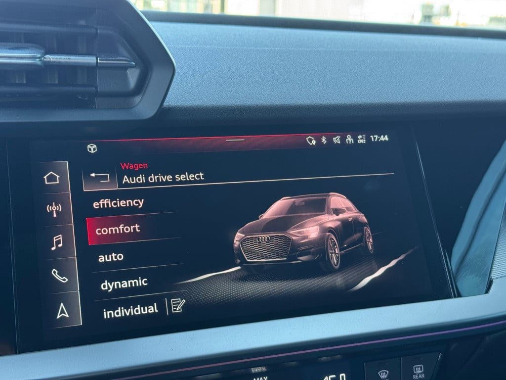 Audi A3 sportback 45 tfsi e s edition competition * panoramadak * virtual c