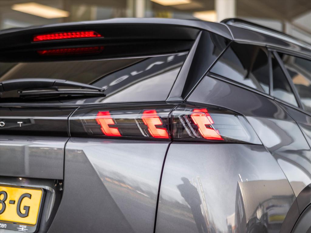 Peugeot 2008 1.2 puretech 130pk allure | stoelverwarming | park. sensoren |