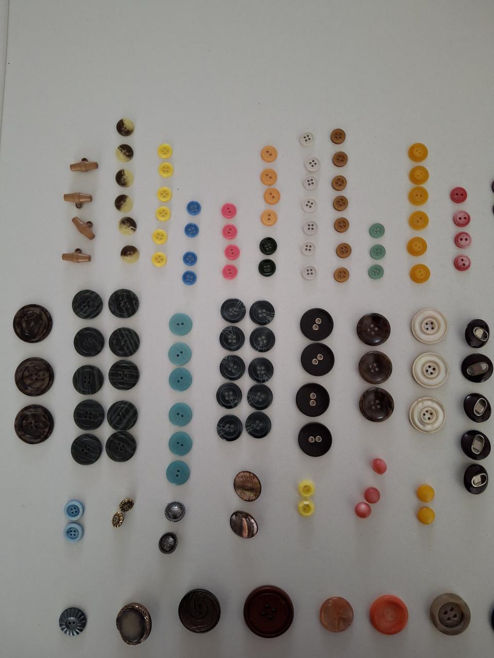 Veel knopen en 1 gesp