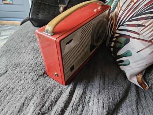Jaren 60 L3X23T /00L Philips Eindhoven transistor radio oranje