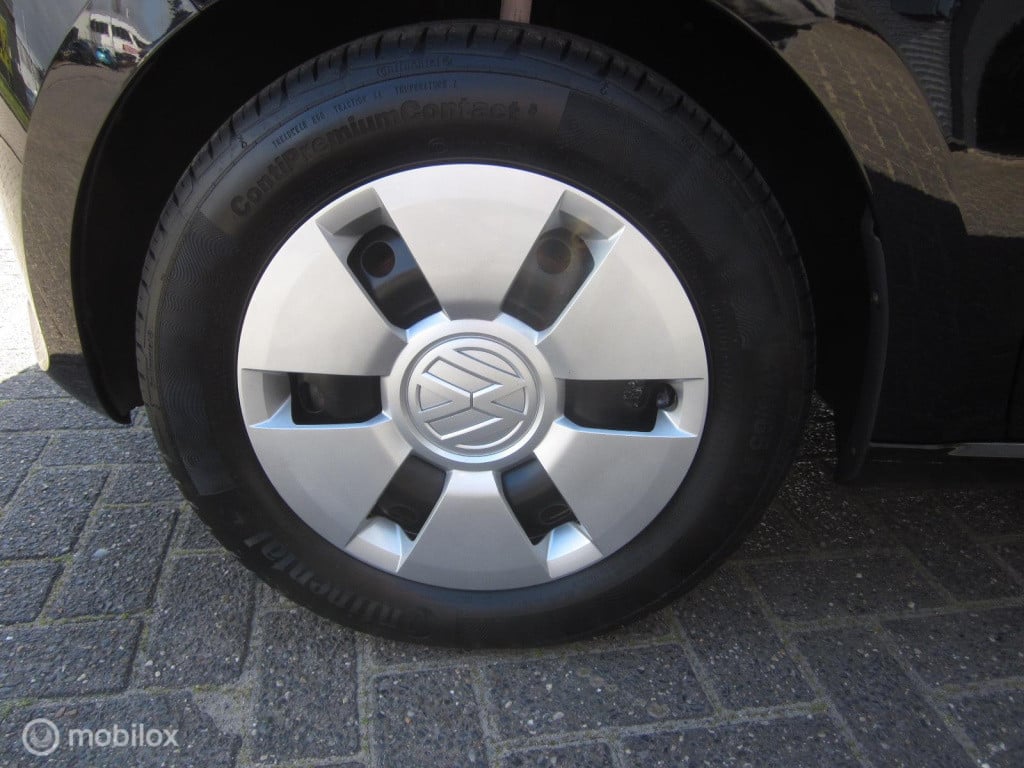 Volkswagen UP! 1.0 move up! airco/stuurbekr/nieuwe apk/nap/goedkoop rijden!