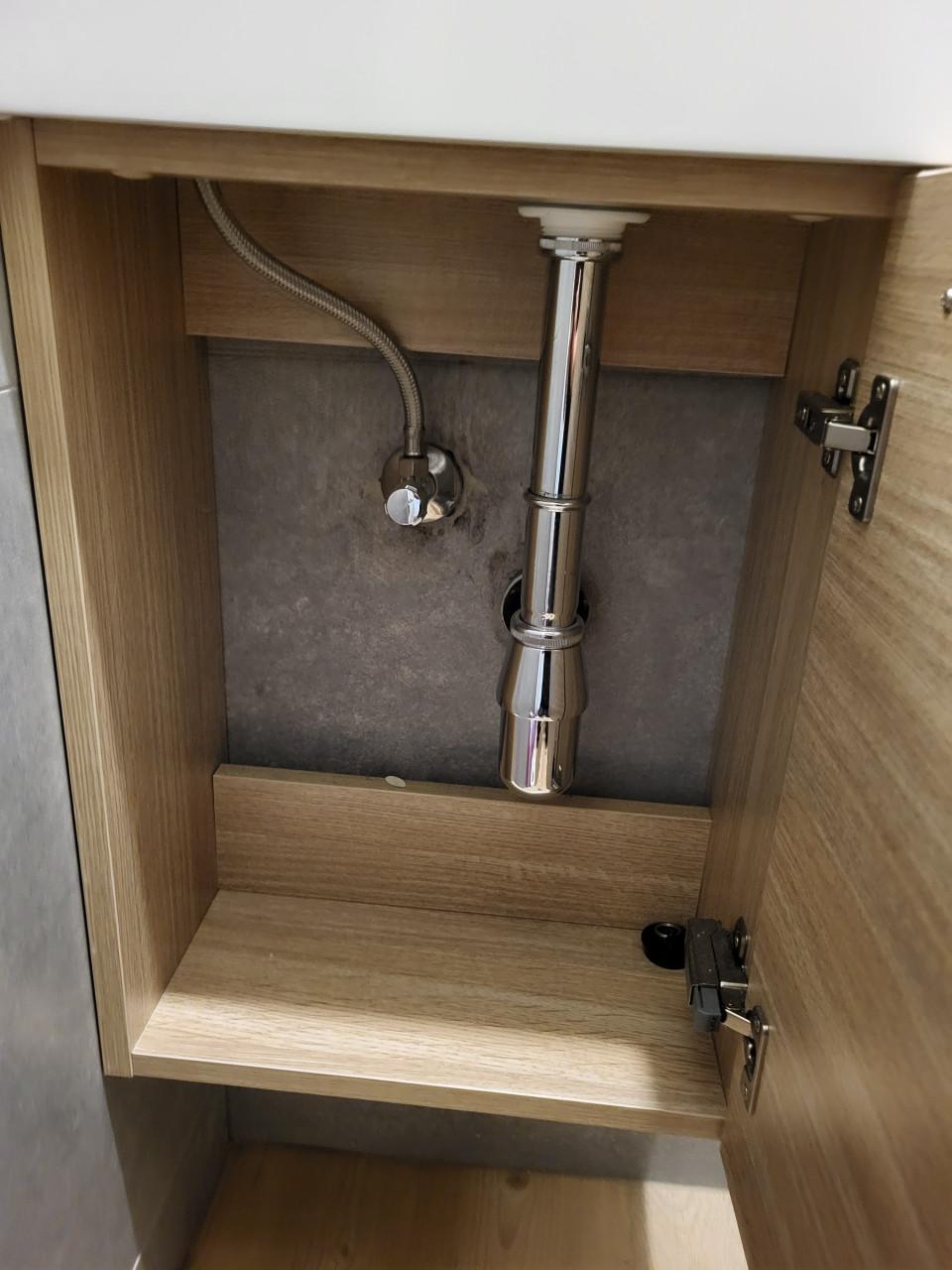 Toilet wasbakje en kastje