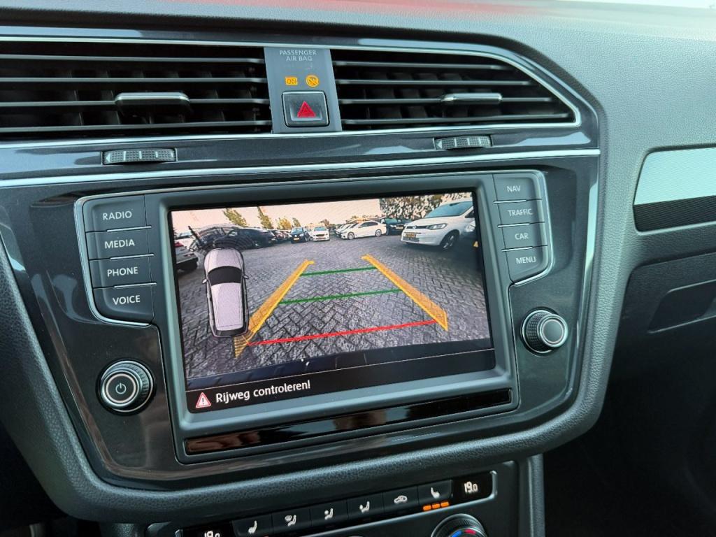 Volkswagen Tiguan 2.0 tsi 4motion highline | pano | acc | carplay | rijklaa