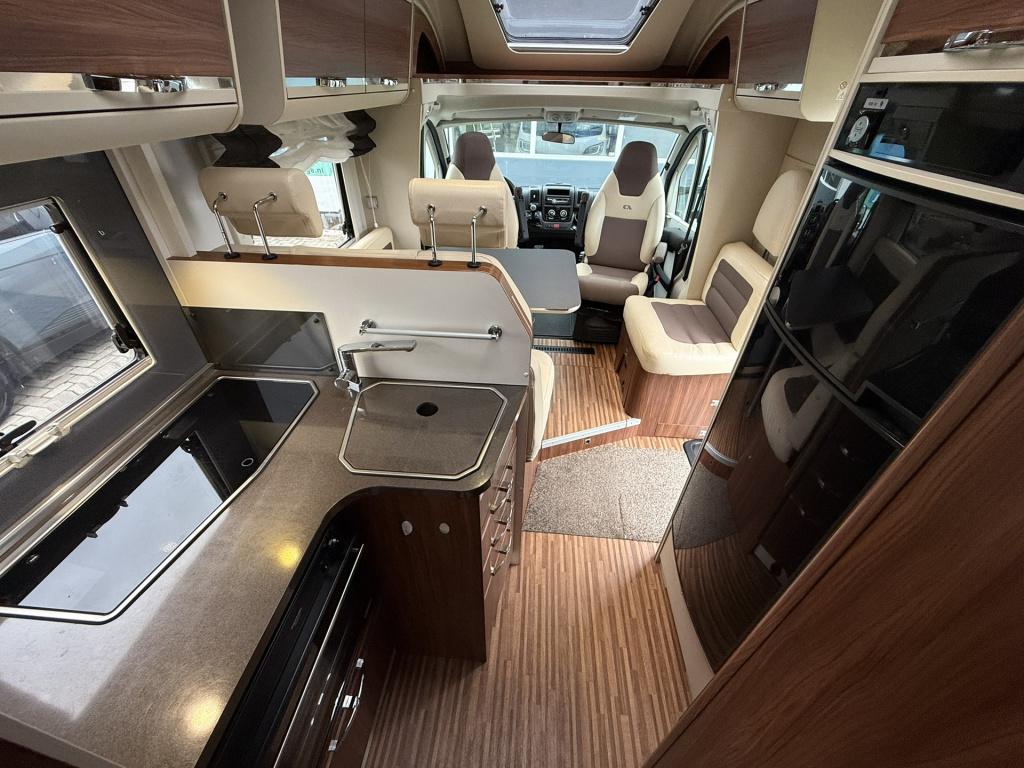 Adria Onbekend matrix m 670 sc