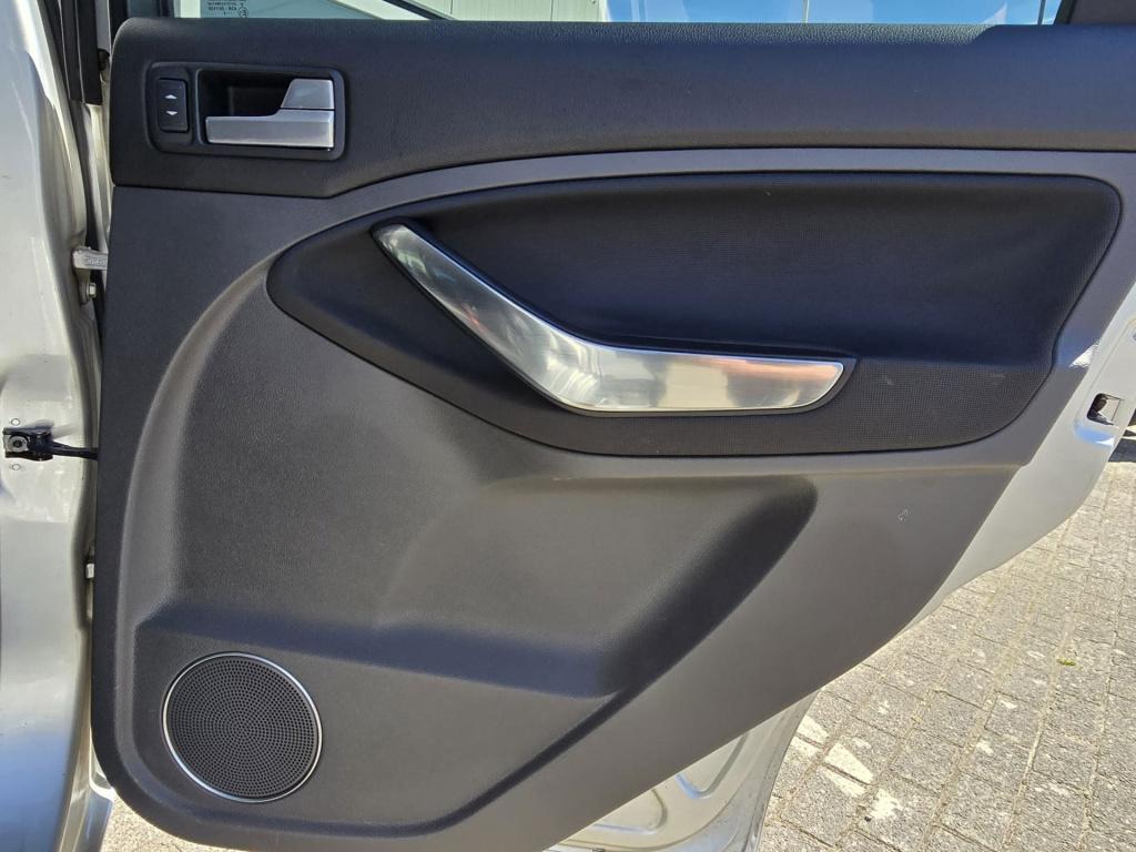 Ford C-max 1.8-16v titanium flexifuel