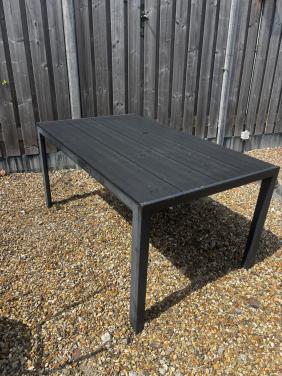 Grote tuintafel