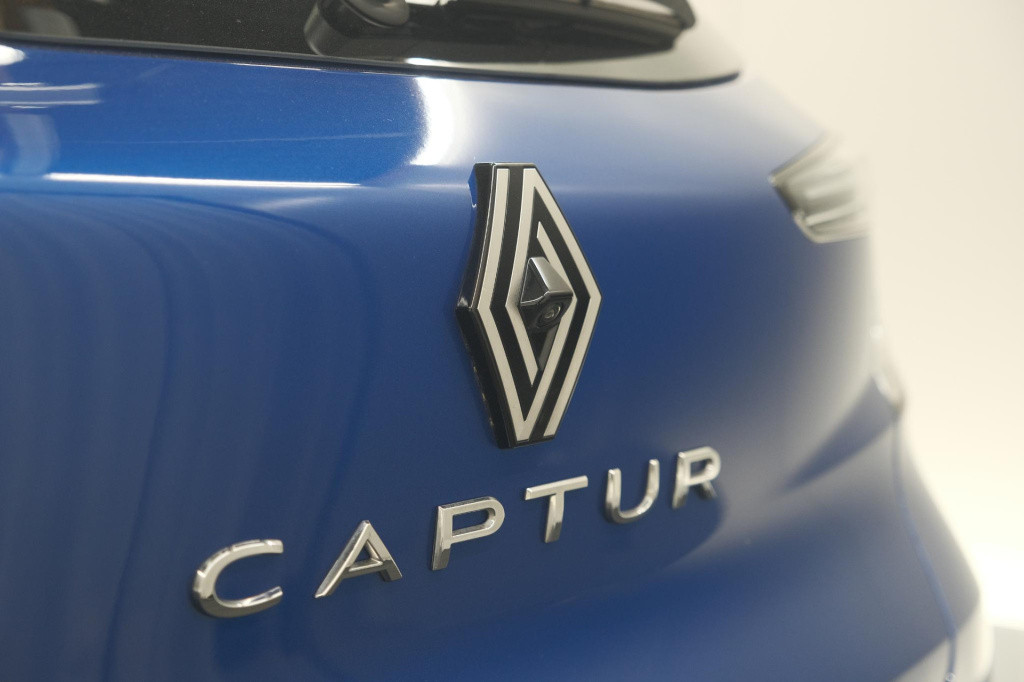 Renault Captur mild hybrid 160 edc techno | camera | navigatie | apple carp