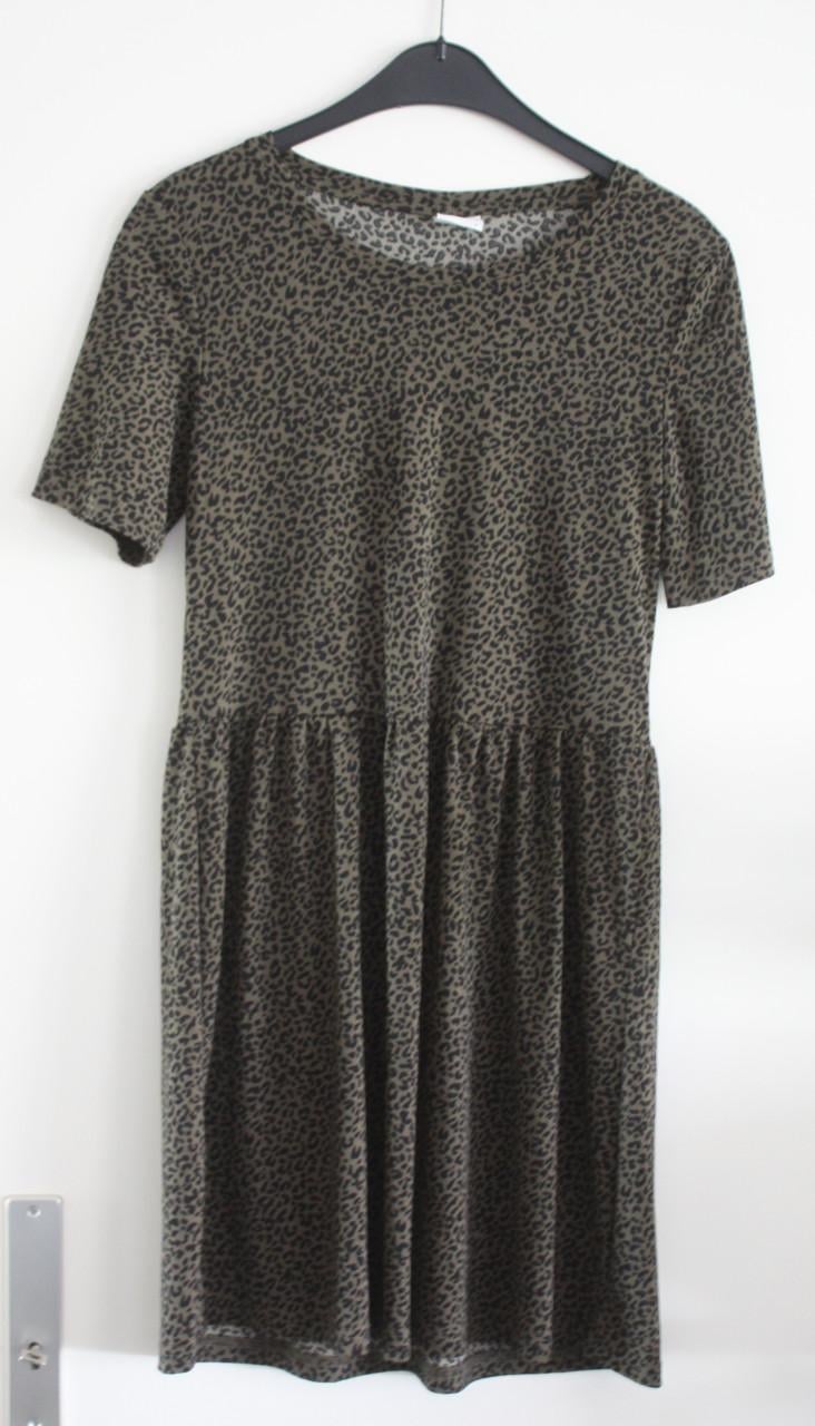 Groen met zwarte vlekken jurk maat s