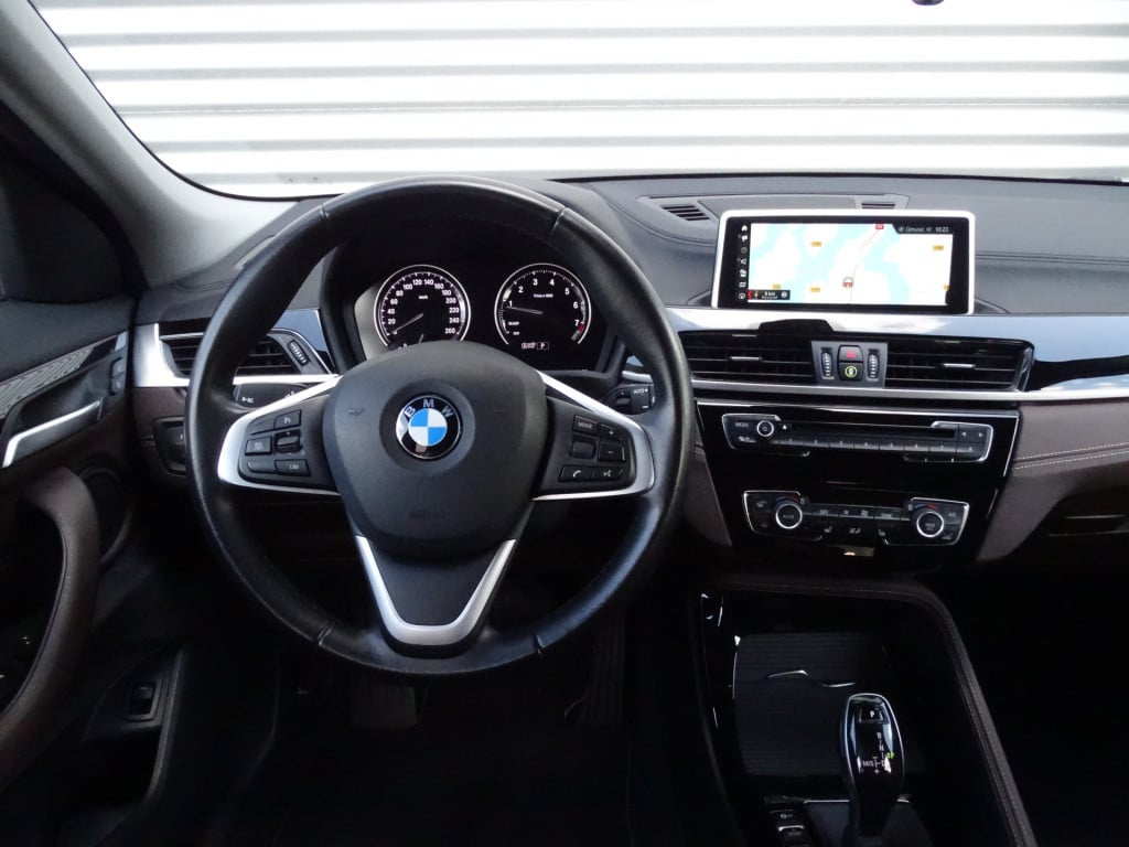 BMW X2 sdrive20i high executive | led | trekhaak | camera | 18"