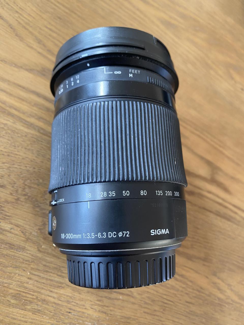 Sigma 18-300mm f/3.5-6.3 DC OS HSM Macro Contemporary objectief