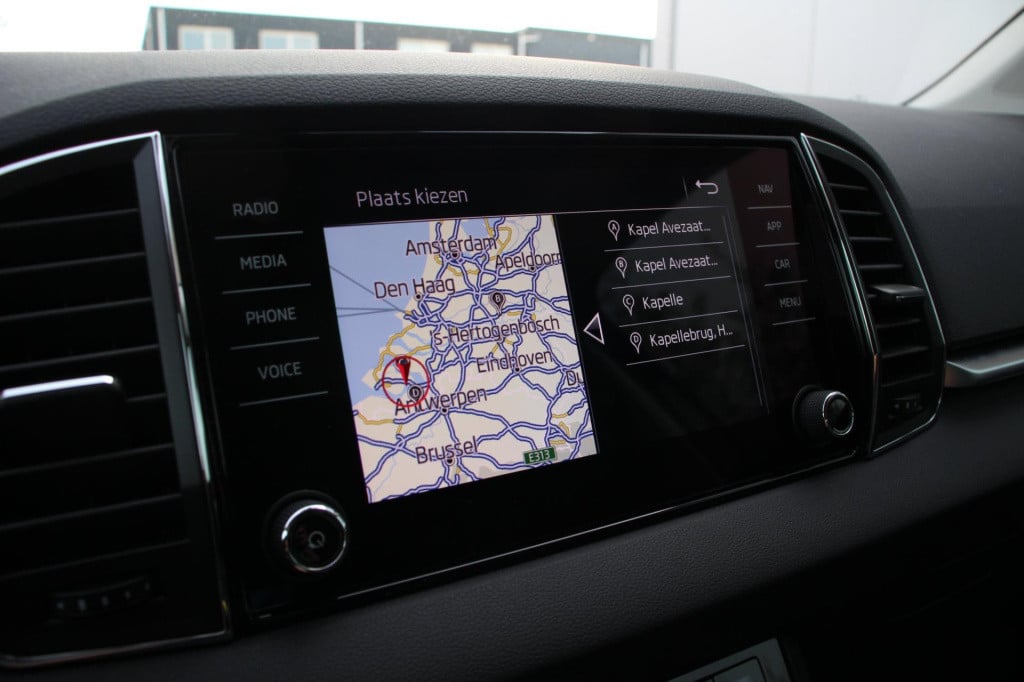 Skoda Karoq 1.5 tsi act sportline business - stoel verw - carplay - virtual