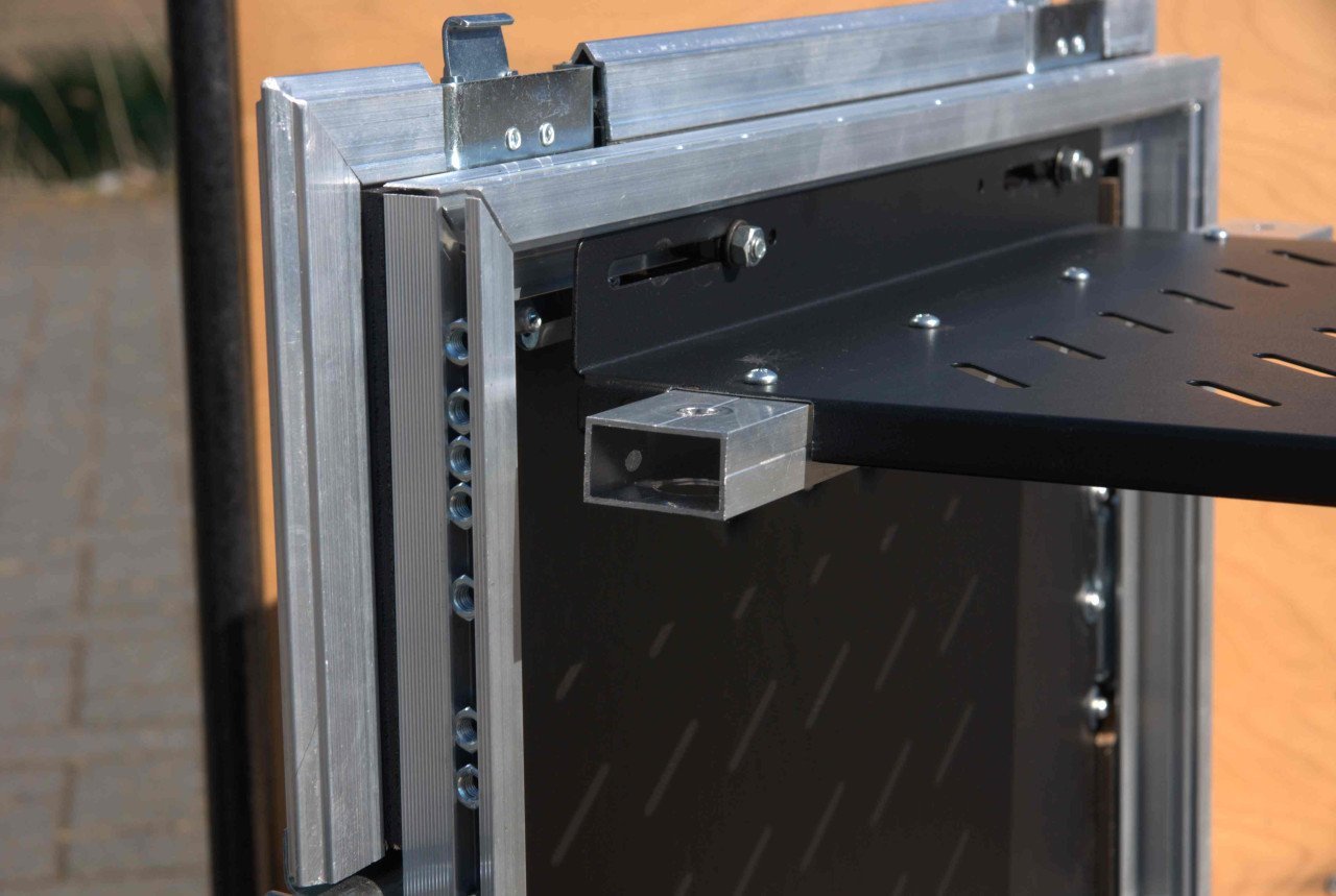 Te koop flightcase 19"  (tape rack)