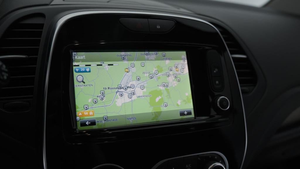 Renault Captur 1.3 tce intens | trekhaak afneembaar | navigatie | parkeerse