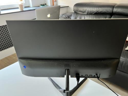 Monitor 24” 60 Hz Peaq € 70,-
