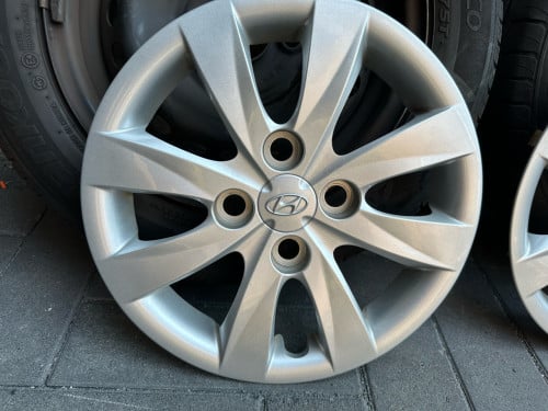 Hyundai originele wieldoppen 13 inch