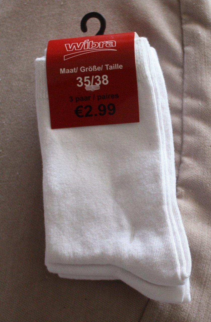 Nieuwe  3 paar witte sokken  maat  35-38