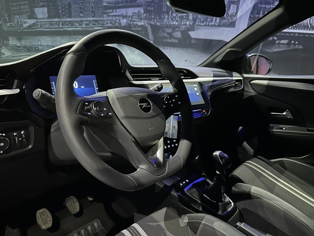 Opel Corsa 1.2 turbo gs *carplay*camera*led*