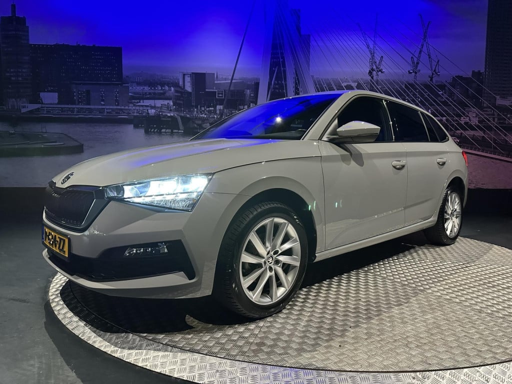 Skoda Scala 1.0 tsi sport business *steelgrey*camera*sportstoelen*led*sunse